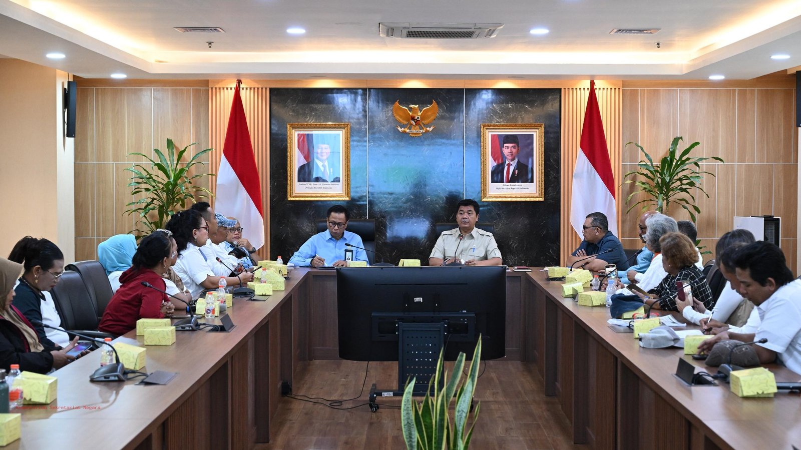 Audiensi yang berlangsung di Ruang Aspirasi Kemensetneg itu diterima langsung oleh Wakil Menteri Sekretaris Negara, Juri Ardiantoro.